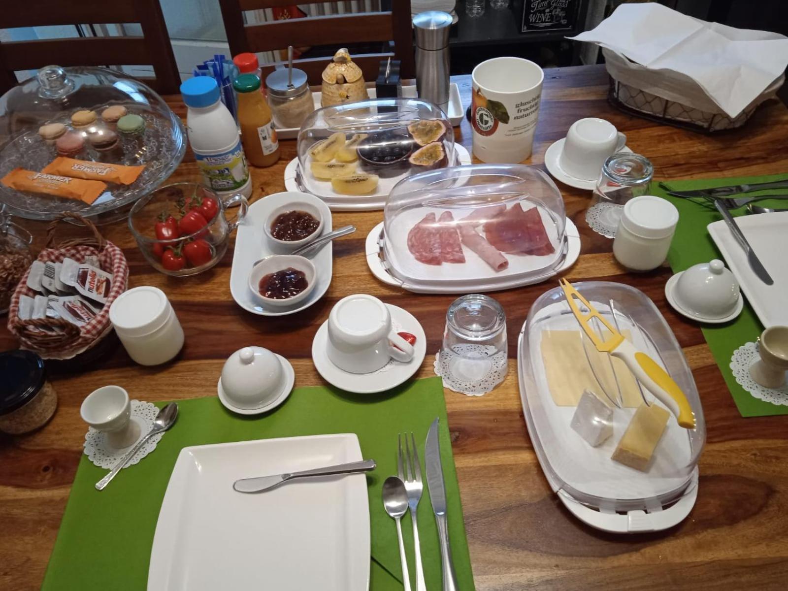 Kiki'S B&B บาเซิล ภายนอก รูปภาพ